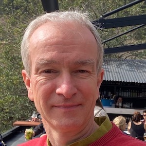 Bild vom Autor im Freien und in der Sonne